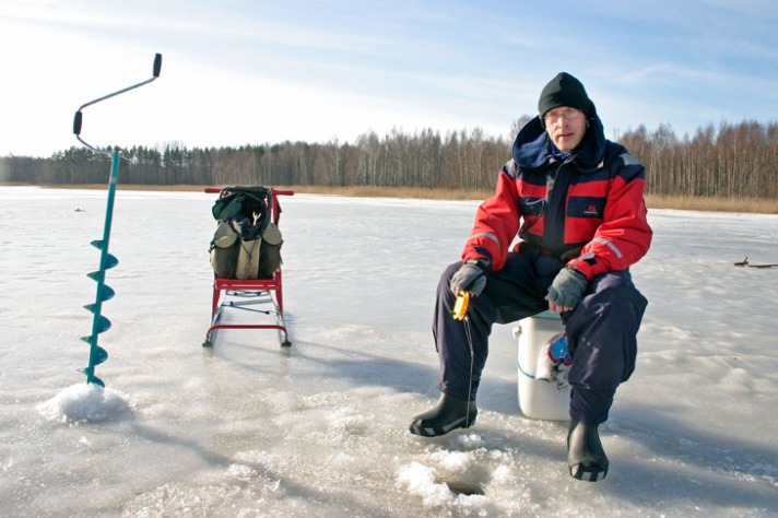 seasons_march_730_ice_fishing_zanderland_finland